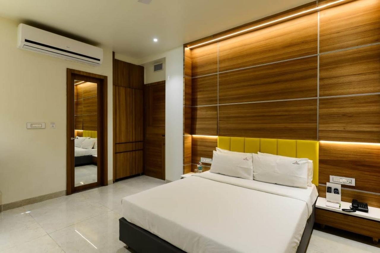 The Hubstreet Hotel,Bhopal Bagian luar foto