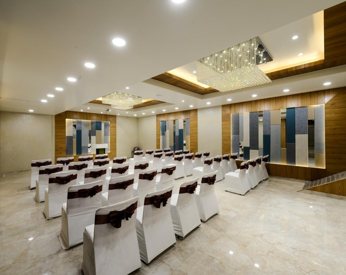 The Hubstreet Hotel,Bhopal Bagian luar foto